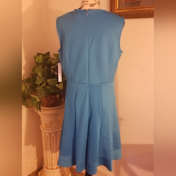 4/$20 Peach Velvet dress - Picture 2 of 7